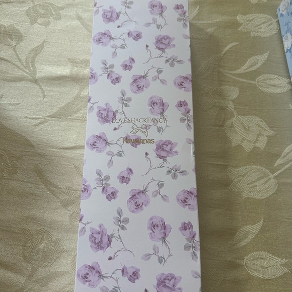 Havaianas White Flip Flops with Pink Floral Print and Gold Accents - Picture 3 of 4